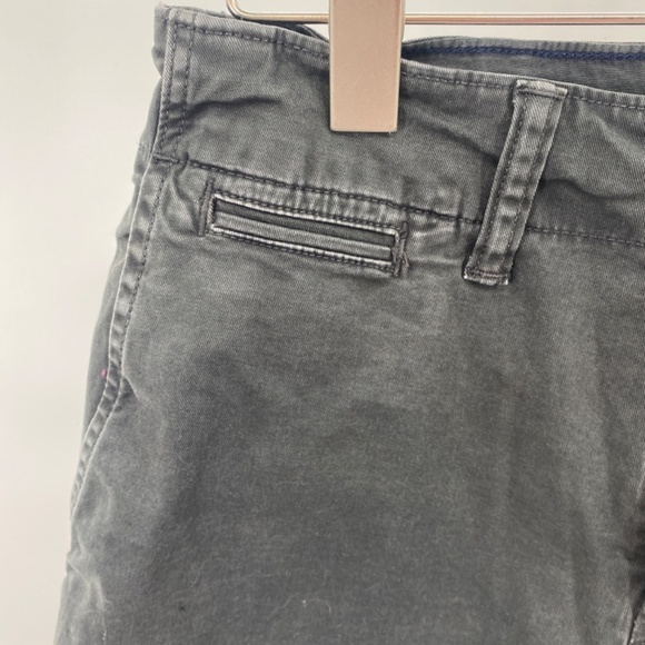 American Eagle Next Level Flex Gray Short Size 28 or 6 - Picture 4 of 7